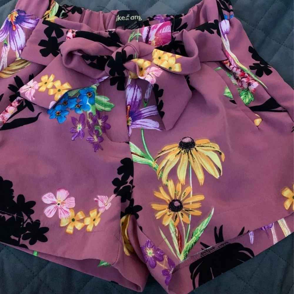 Floral purple shorts